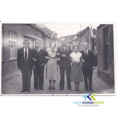 Lobith Kermis van lnr- onb-onb-Hendrien vdLaag-Damen --Gerrit vdLaag--Toos Damen-Roes -- Jan Damen jr. Coll. HKR geschonken door H.vdLaag